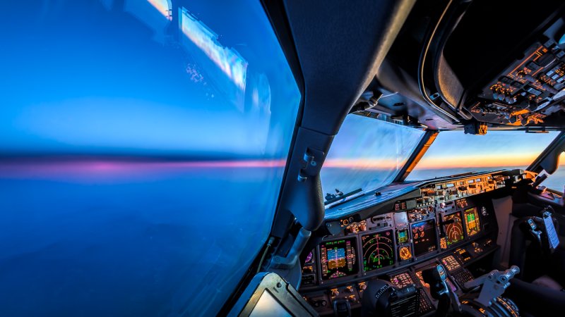 737 HD Cockpit