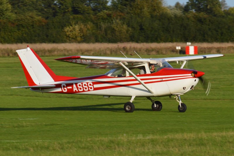 Легкомоторный самолет Cessna 172