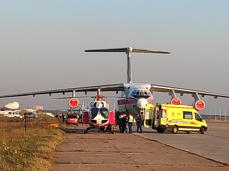 Детей из Казани доставили на вертолете в Москву