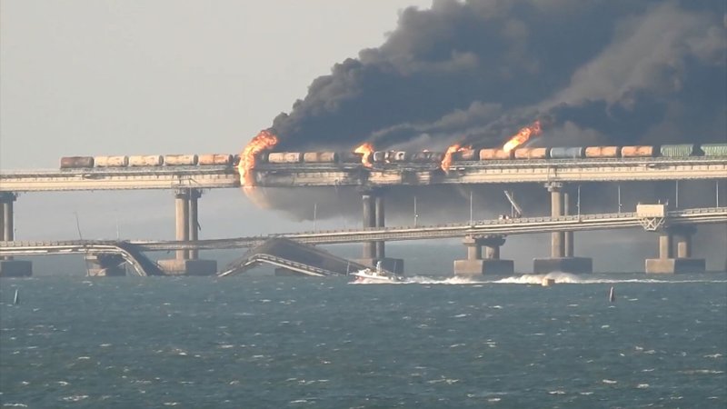 Крымский мост взорвали 2022