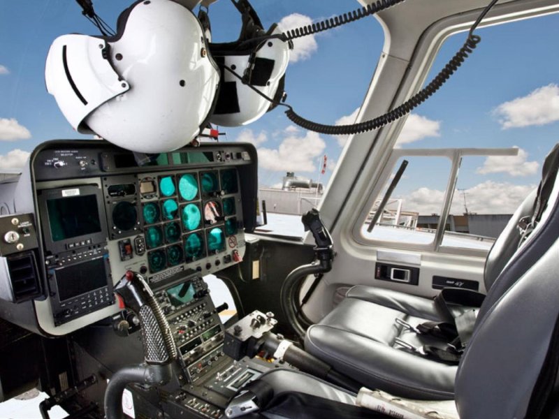 Вертолет Bell 407 кабина