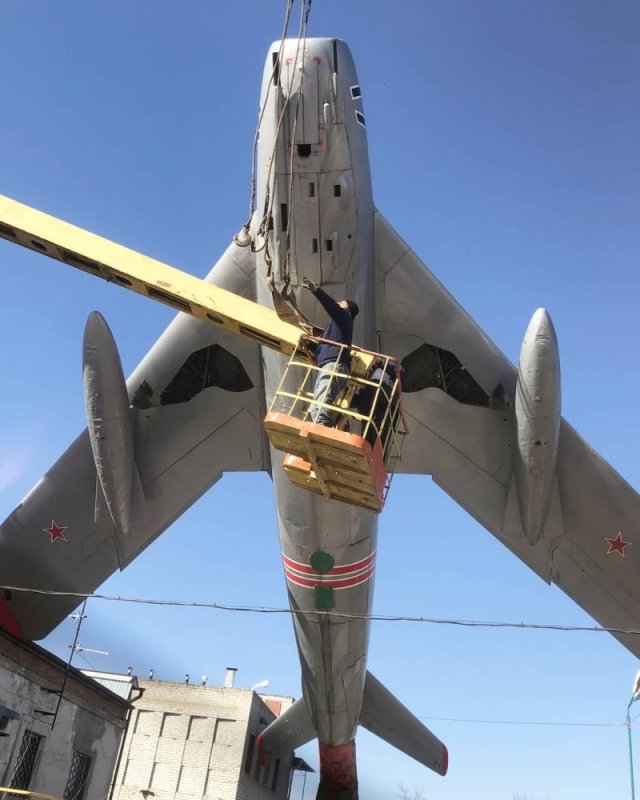 Памятник боевой славы летчиков миг-17 в Минеральных Водах
