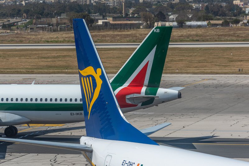 737-800 Tail