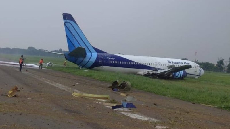 Сочи. Выкатывание Боинг-737 ЮТЭЙР. 1 Сентября 2018 года.