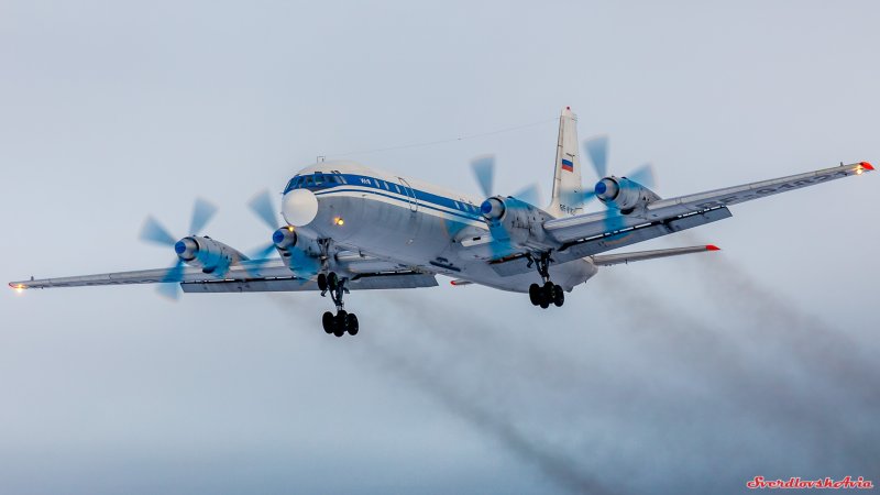 Ил-18 пассажирский самолёт