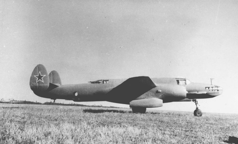 Реактивный бомбардировщик ту-12