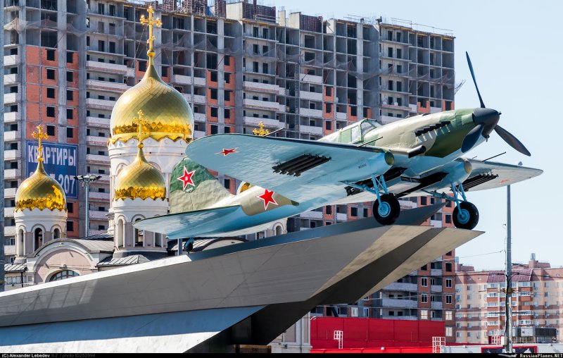 Ил-2 Самара памятник