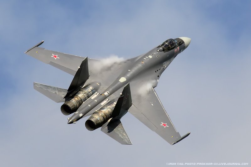 Су 35 вид спереди