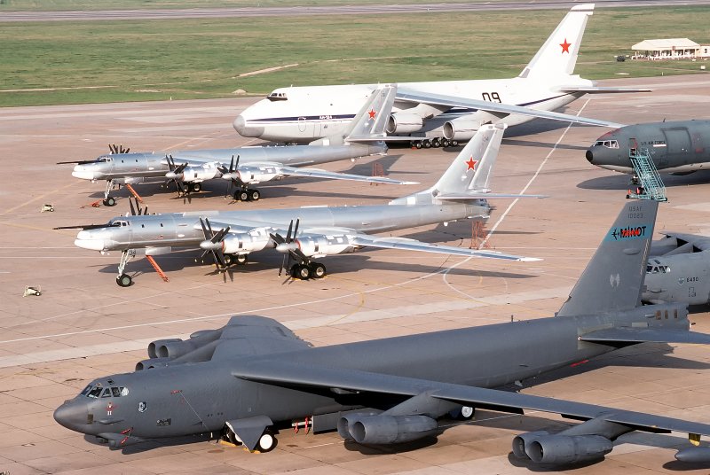 Б 52 самолет и ту 95