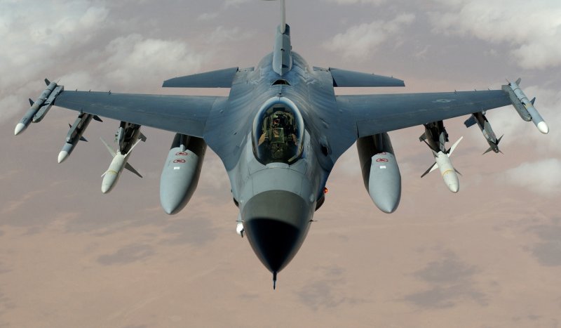F 16 В России