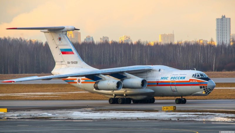 Самолёт ил-76 МЧС