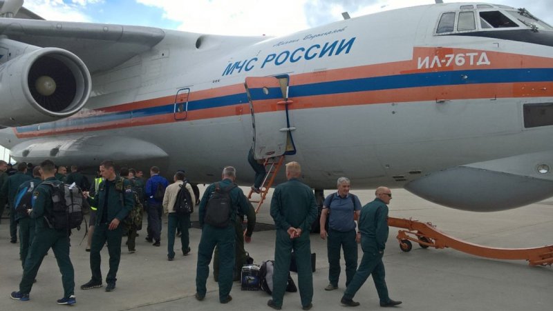 Самолёт ил-76 МЧС