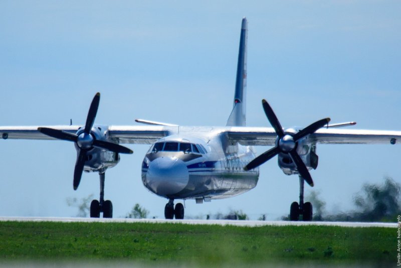 АН-24 пассажирский самолёт