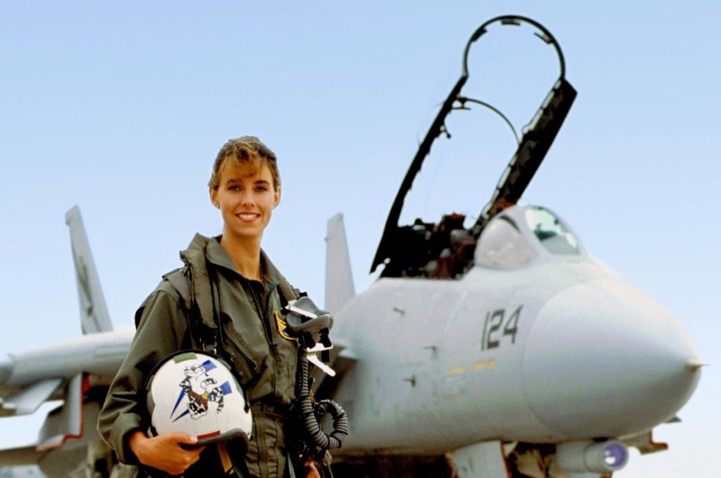 Female Fighter Pilot f15