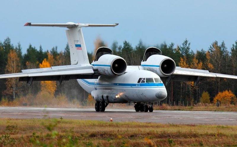 Самолет Чебурашка АН 72