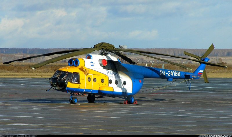 Вертолёт ми-8 желтый