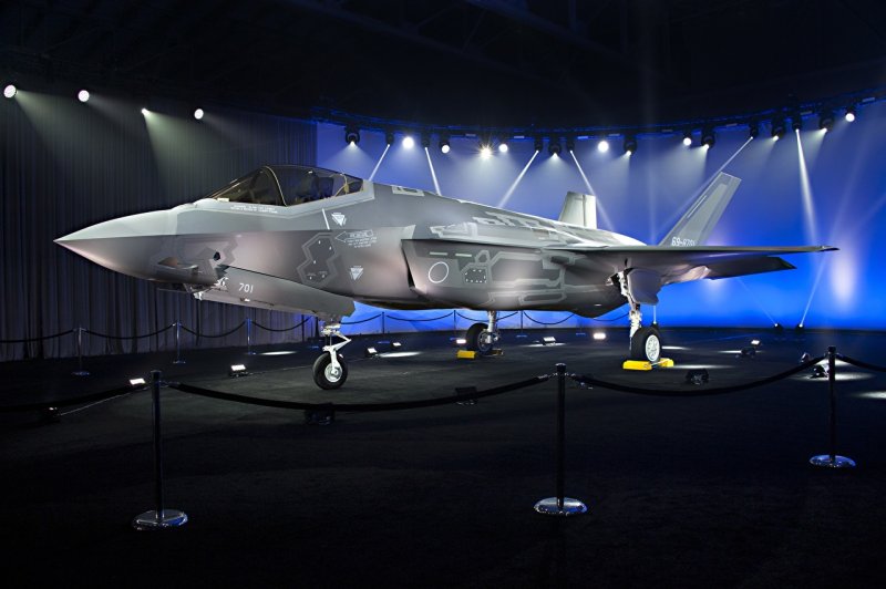 Истребитель f-35 Lightning II