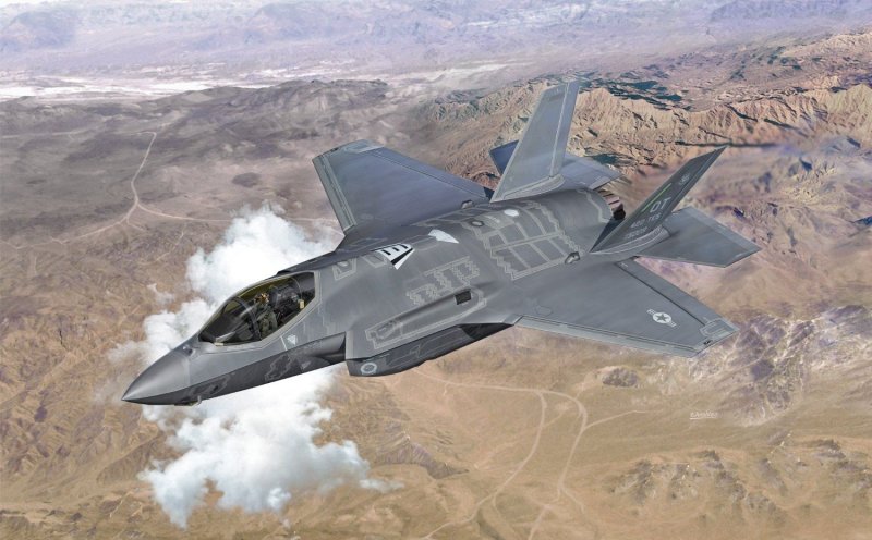 Самолет f-35a Lightning II e42