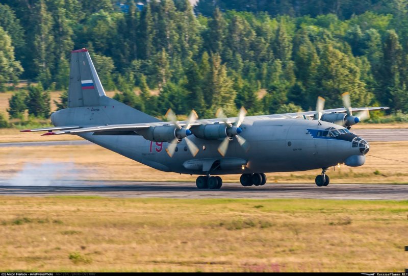 Самолет ан12 ВКС
