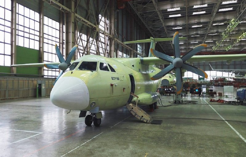 Ил-112в военно-транспортный самолёт