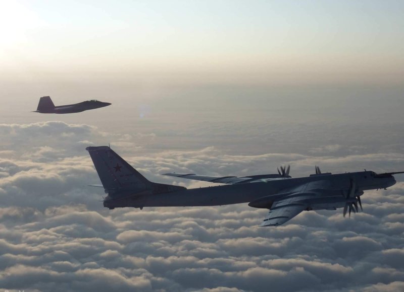 Ту-95 над США