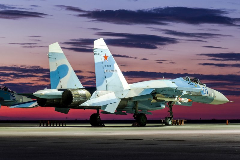 Истребитель Су-27