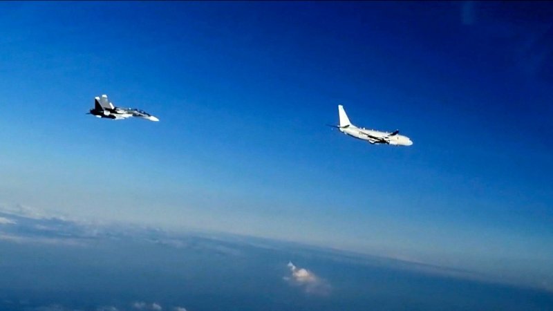 Самолет разведчик над черным морем