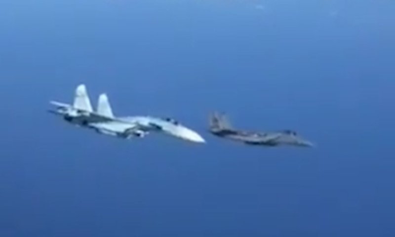 Су-27 истребитель перехват