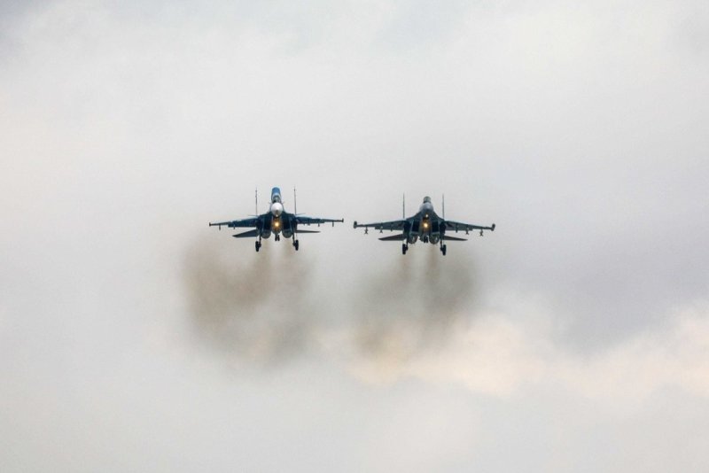 Военные самолеты в небе