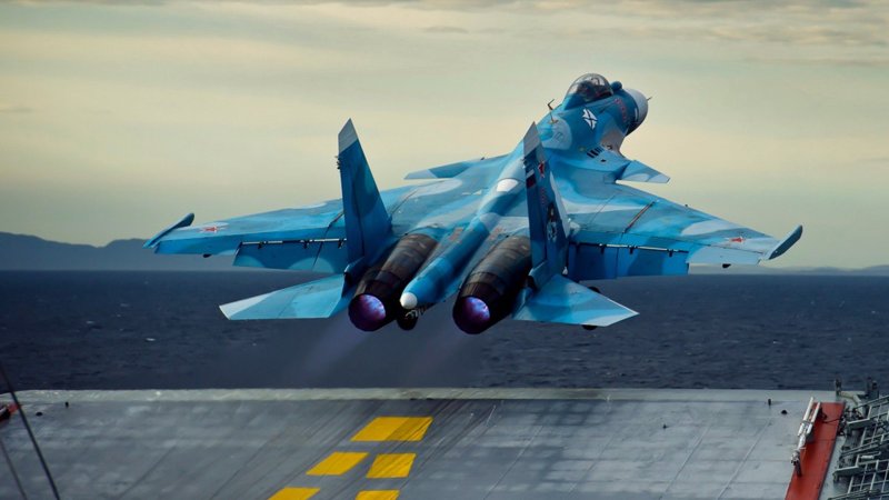Су-33 палубный истребитель