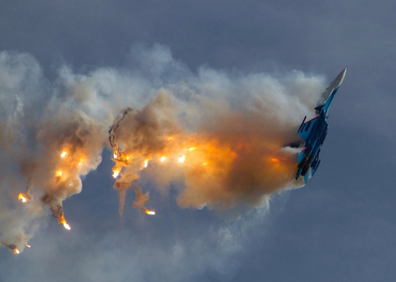 Воздушный бой на Украине су35