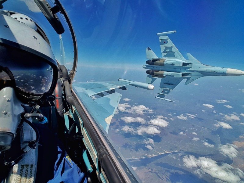 Пилот Су 35