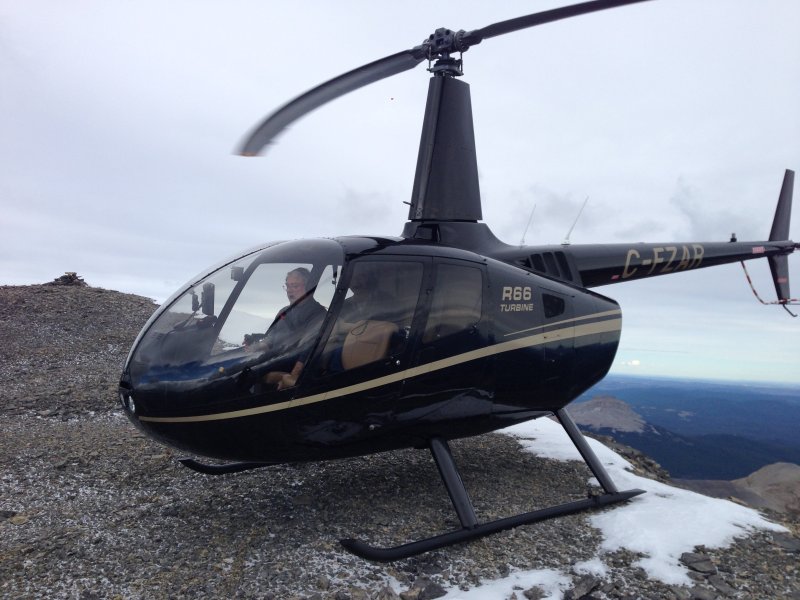 Robinson r66