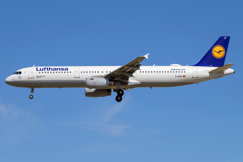Авиалайнер б-731 Lufthansa
