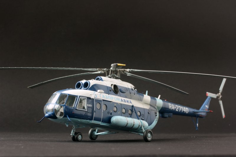 Модель вертолета ми-8