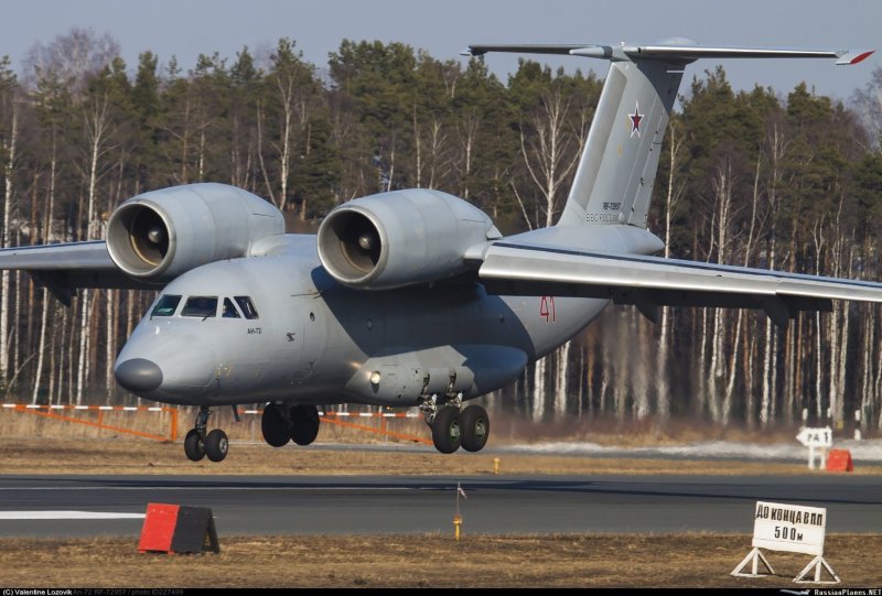 Самолет Чебурашка АН 72