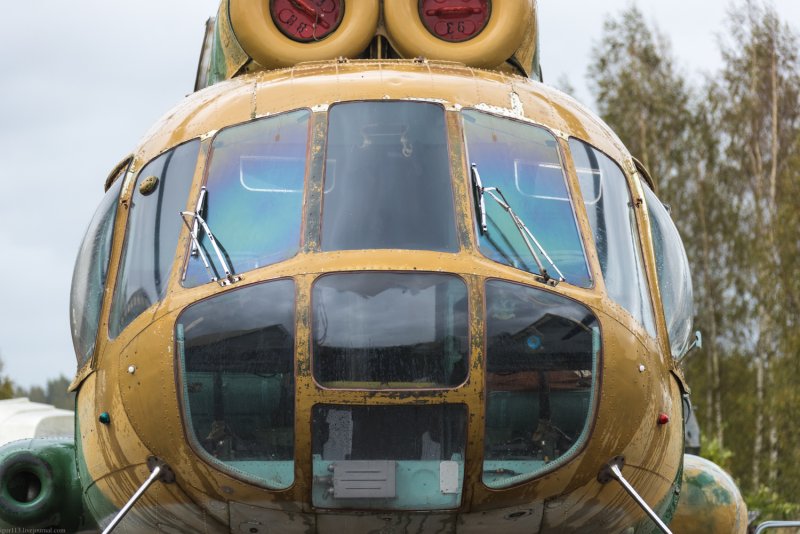 Кабина вертолета ми-8
