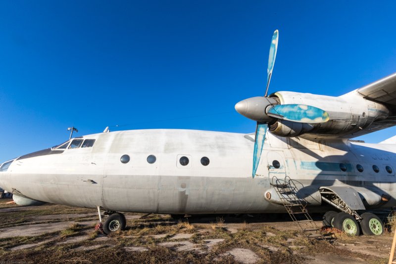 Самолет АН-12 В Африке