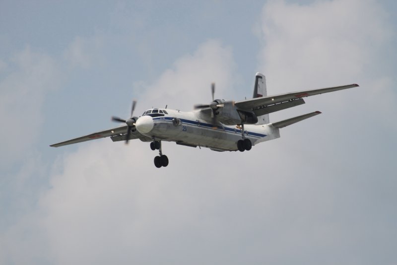 АН-6 военно-транспортный самолёт