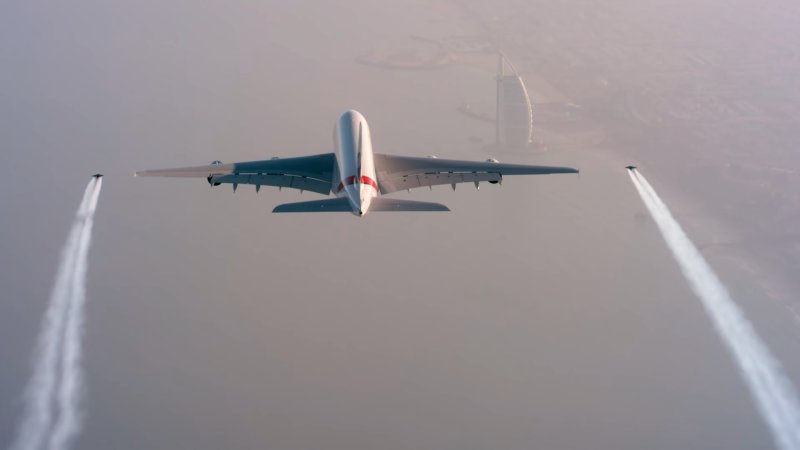 Самолет взлетает
