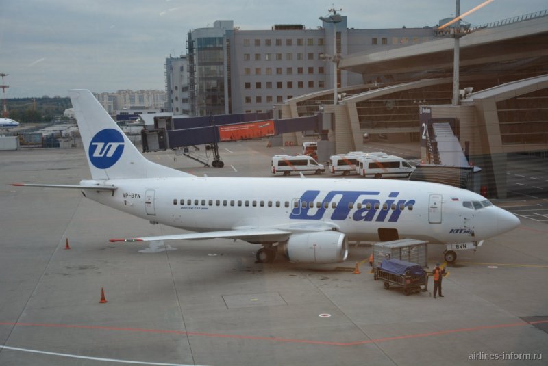 Самолет Боинг 737 UTAIR