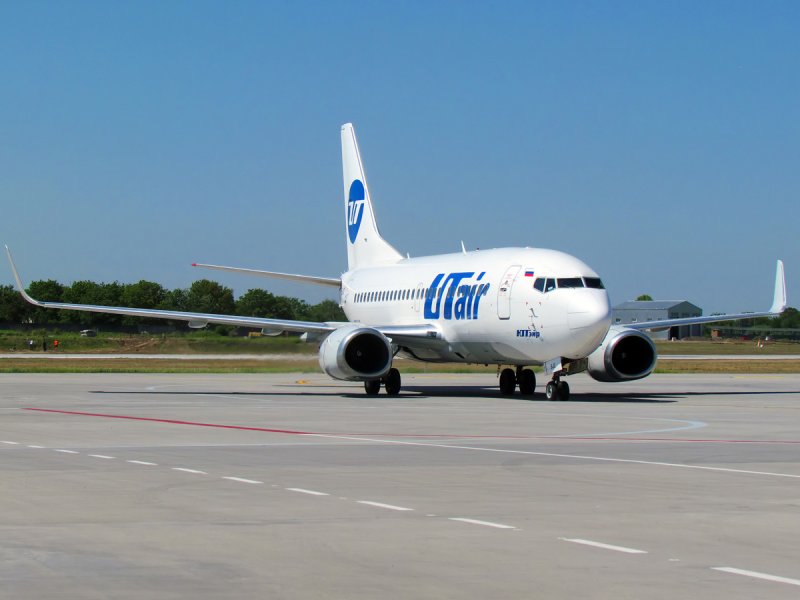 Самолет ЮТЭЙР Боинг 737