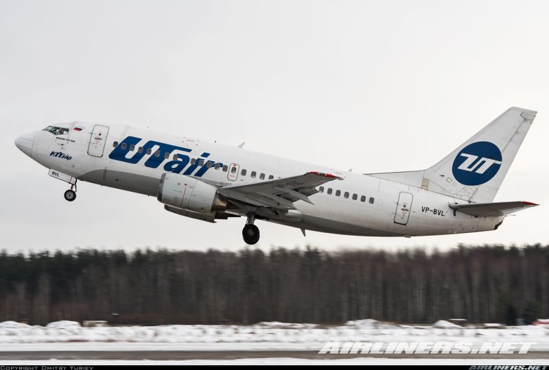 Самолёт Боинг 737 500 ЮТЭЙР