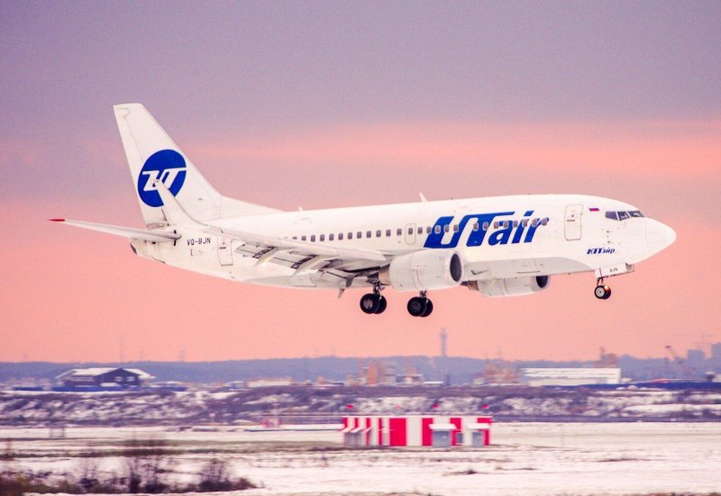 737-500 UTAIR