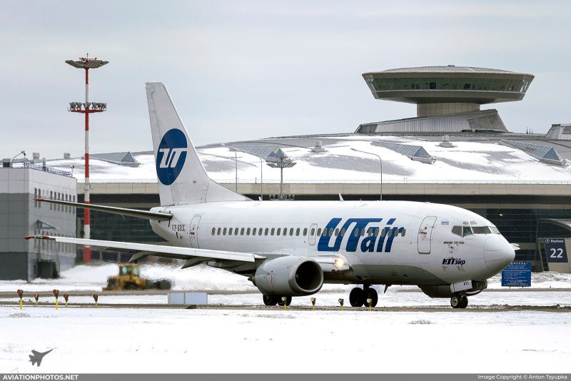 Boeing 737-524 ЮТЭЙР
