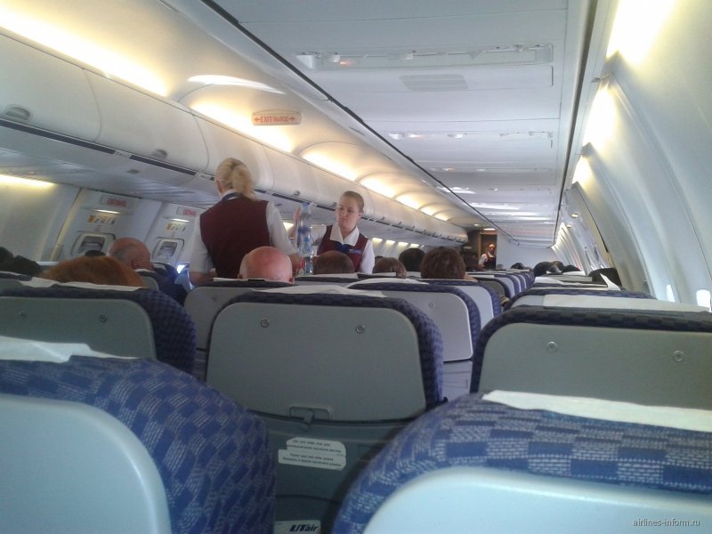 Boeing 737-800 UTAIR салон