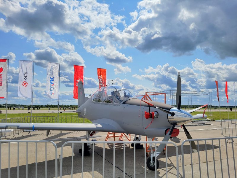 УТС-800 самолет узга
