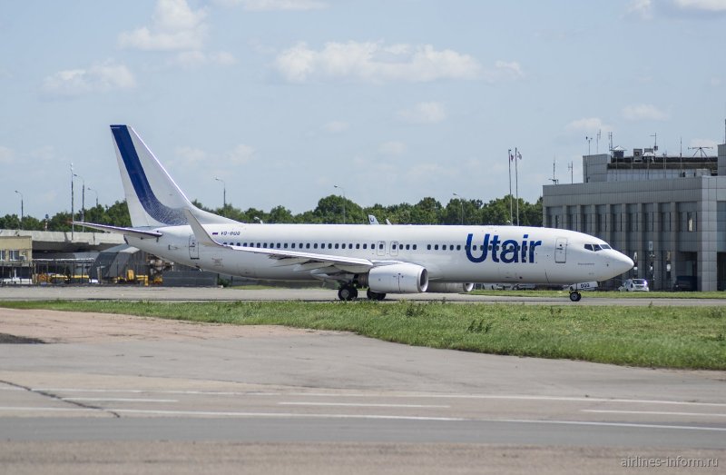 Боинг 737 ЮТЭЙР