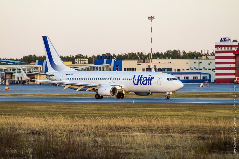 Боинг 737 ЮТЭЙР