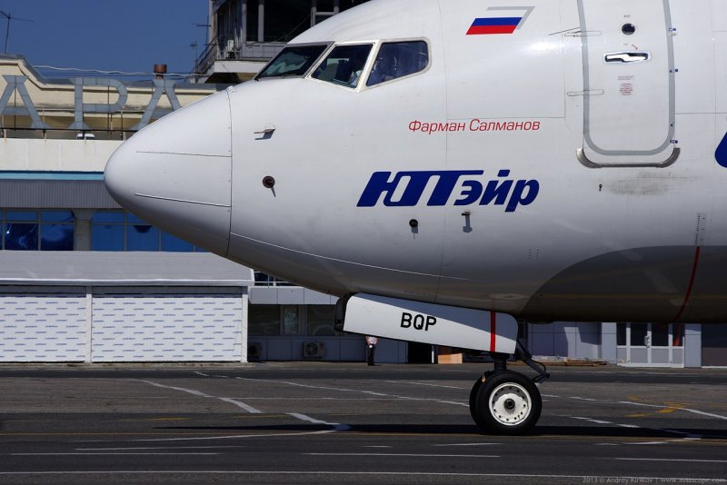 Боинг 737 ЮТЭЙР